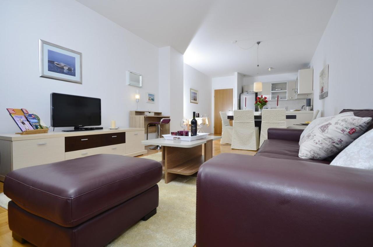 Apartment Zovko มาคาร์สกา ภายนอก รูปภาพ