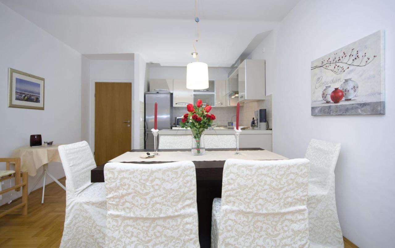 Apartment Zovko มาคาร์สกา ภายนอก รูปภาพ